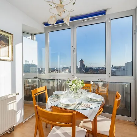 아파트 One Bedroom With Balcony In By Renters